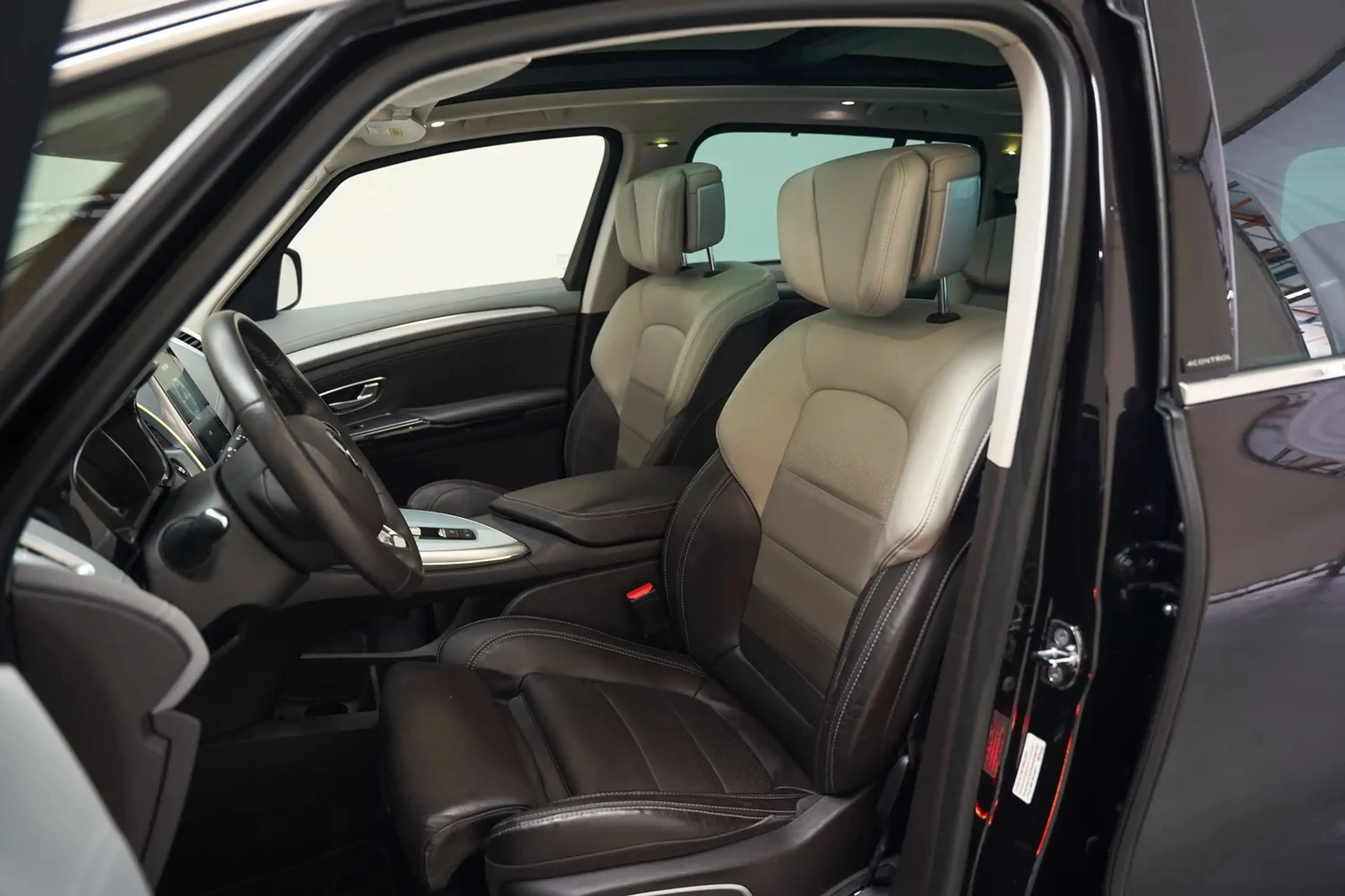 Renault Espace 1.6 TCe Initiale Paris Aut. [ Panoramadak Head-up — photo 10
