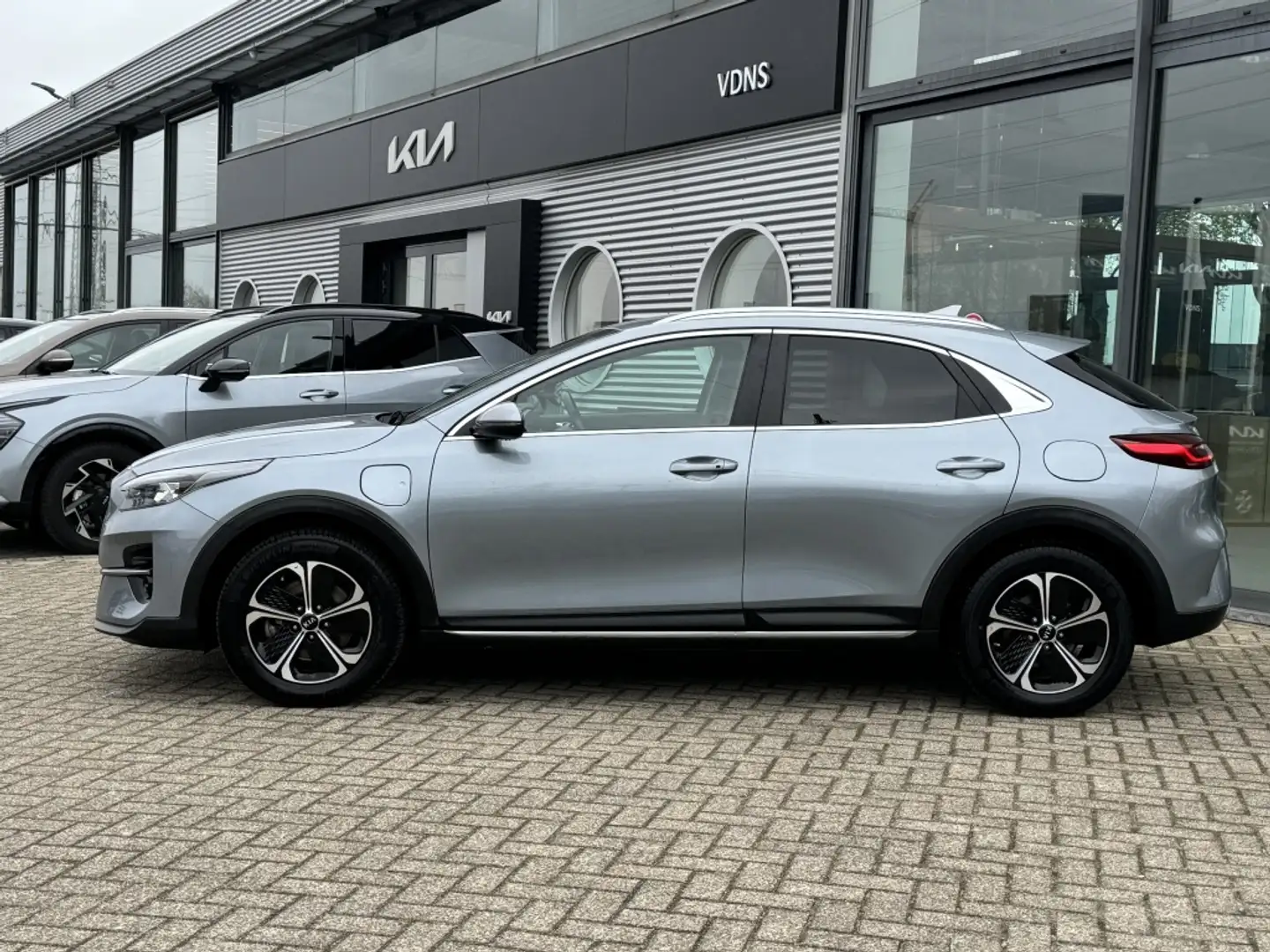 Kia XCeed 1.6 GDi PHEV DYNAMICPLUSLINE siva - 2