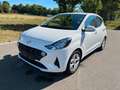 Hyundai i10 1.2 84 PS KLIMAUTOMATIK SITZHEIZUNG Weiß - thumbnail 1