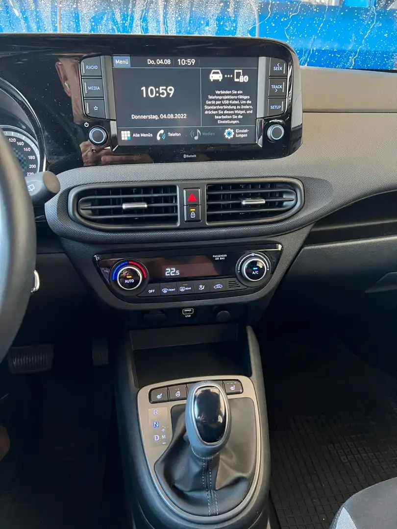 Hyundai i10 1.2 84 PS KLIMAUTOMATIK SITZHEIZUNG Weiß - 2