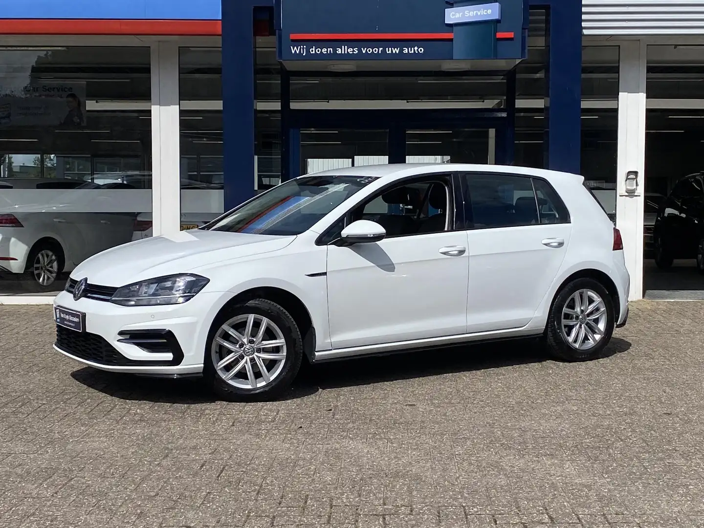 Volkswagen Golf 1.0 TSI Comfortline Business R-Line / NL-Auto / Ve Wit - 2