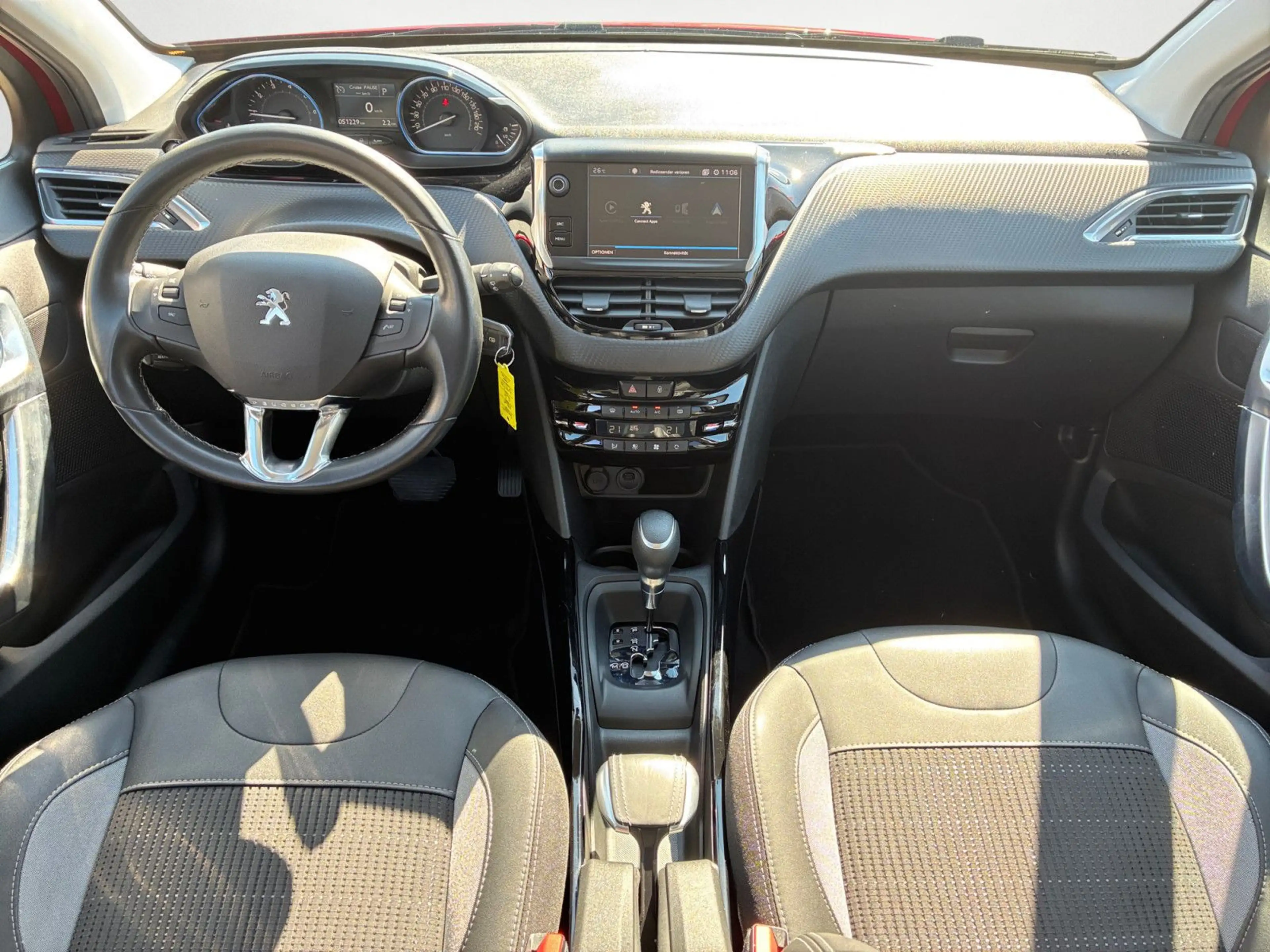 Peugeot 2008 Allure AUTOMATIK*NAVI*SHZ*CARPLAY*KLIMA* PD — photo 11