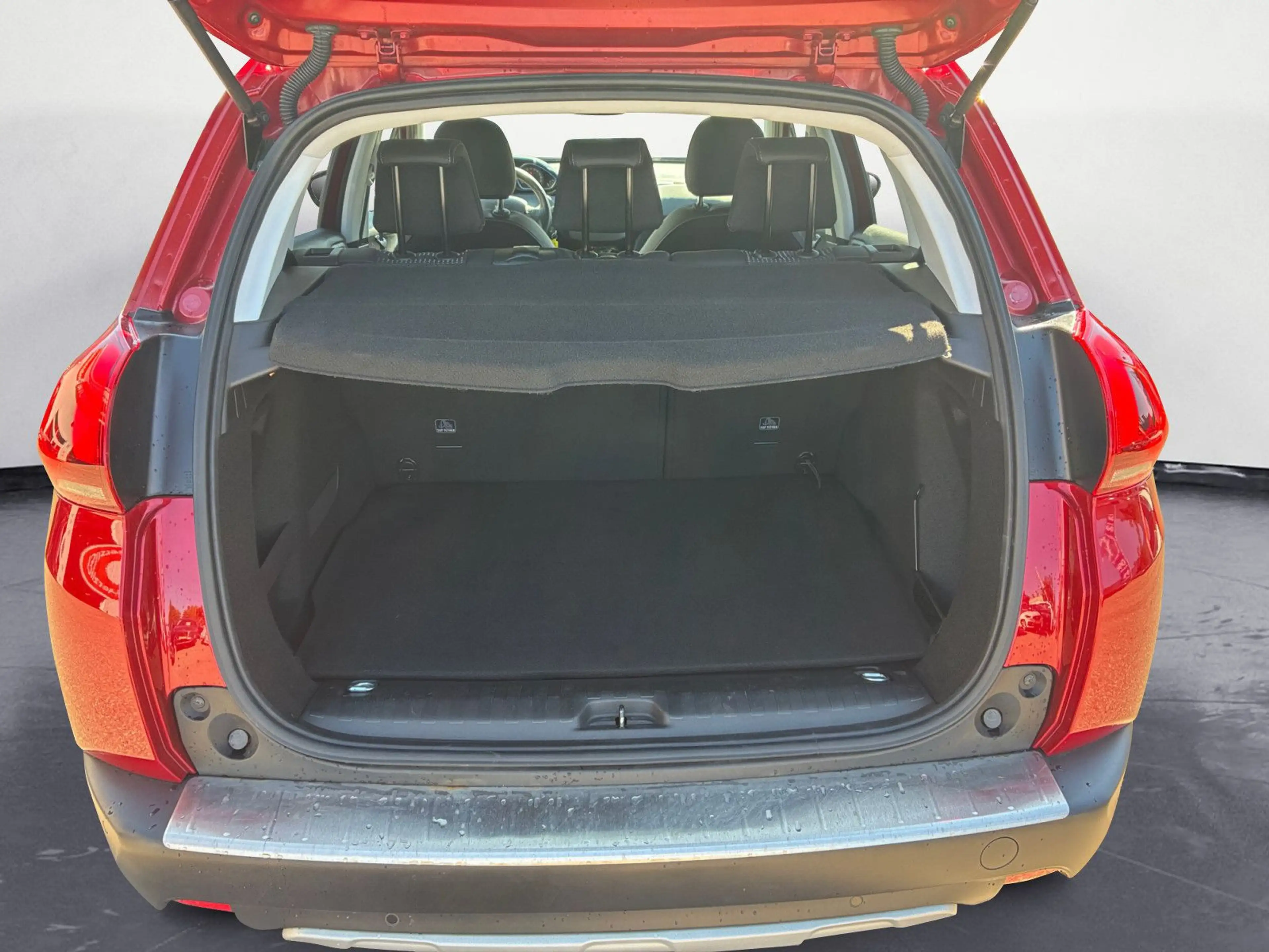 Peugeot 2008 Allure AUTOMATIK*NAVI*SHZ*CARPLAY*KLIMA* PD — photo 14