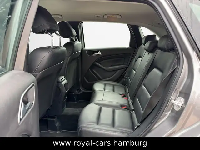 Mercedes-Benz B-Class view 12
