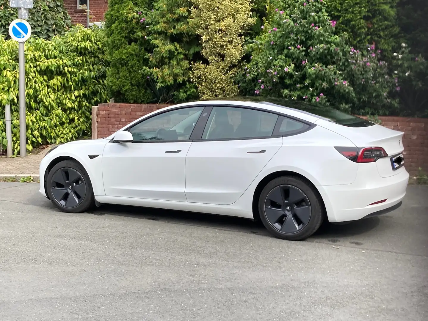 Tesla Model 3 Model 3 Standard Reichweite Plus Hinterradantrieb Weiß - 2