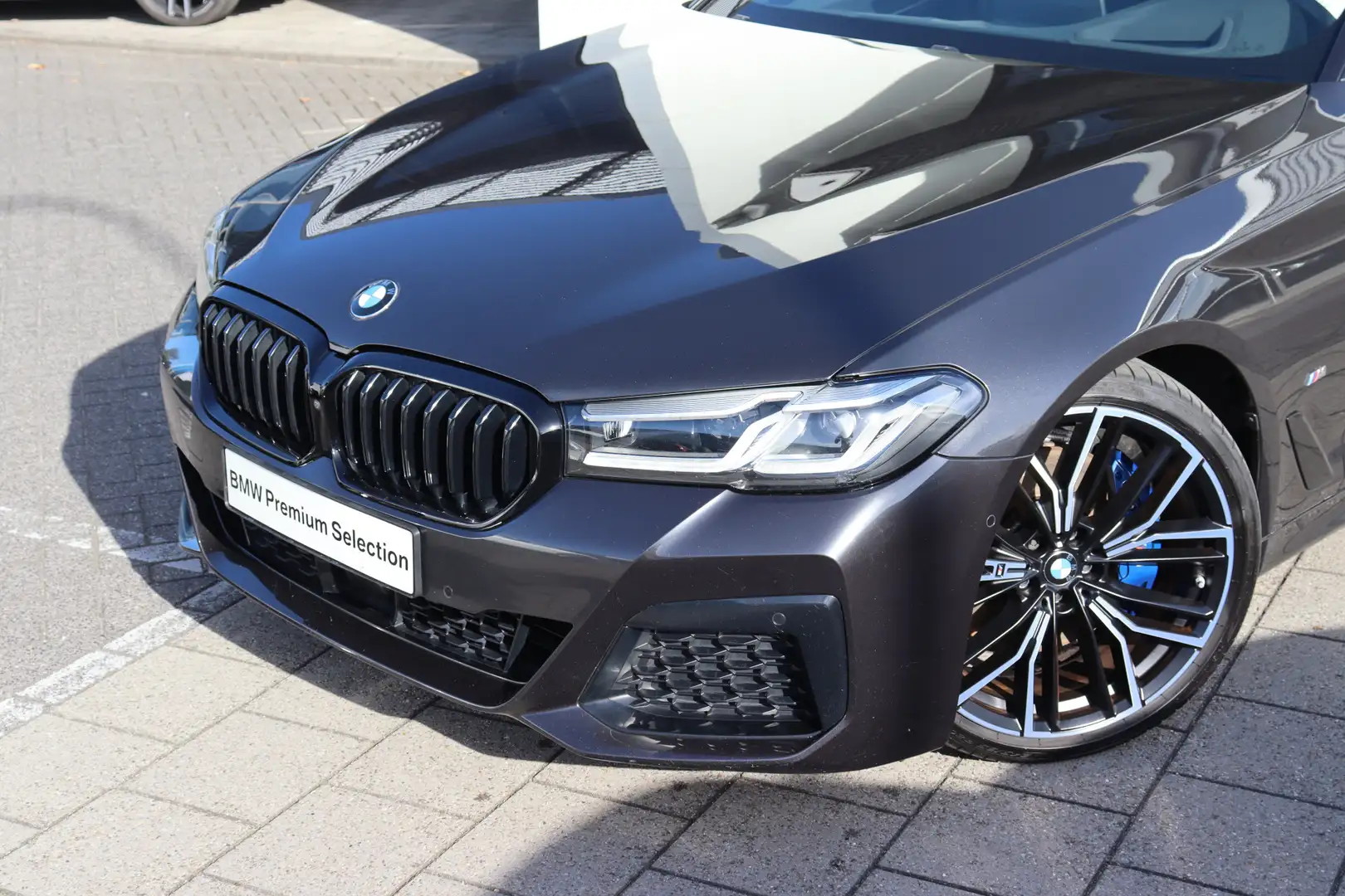 BMW 530 5 Serie Touring 530i High Executive M Sport Automa Grau - 2