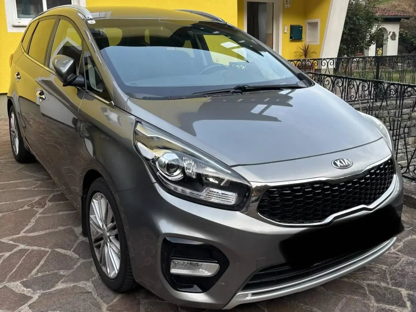 Kia Carens Carens 1,7 CRDi ISG Gold Gold Grau - 1