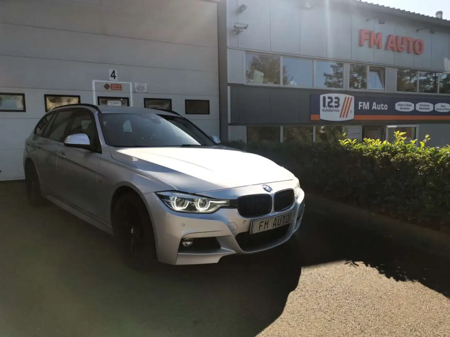 BMW 320 PACK M XDRIVE AUTOMATIQUE Gris - 1