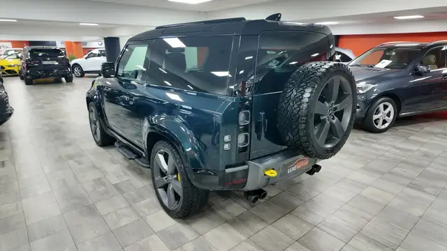 Land Rover Defender view 4