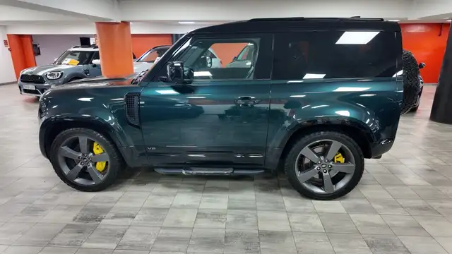 Land Rover Defender view 3