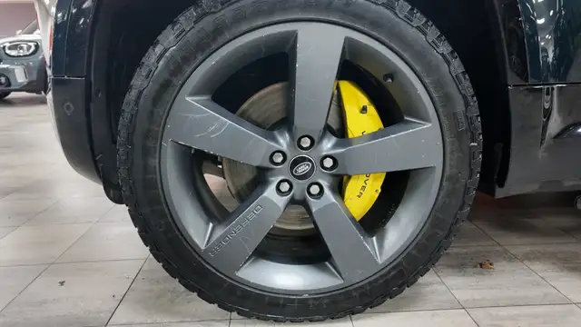 Land Rover Defender view 12