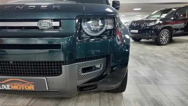 Land Rover Defender view 10