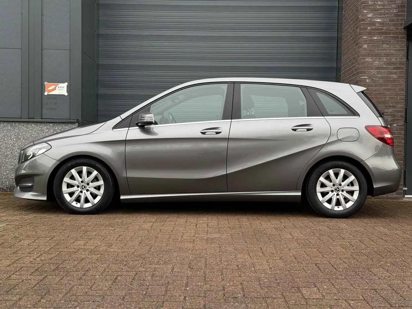 Mercedes-Benz B 180 B 180 Ambition Grijs - 2