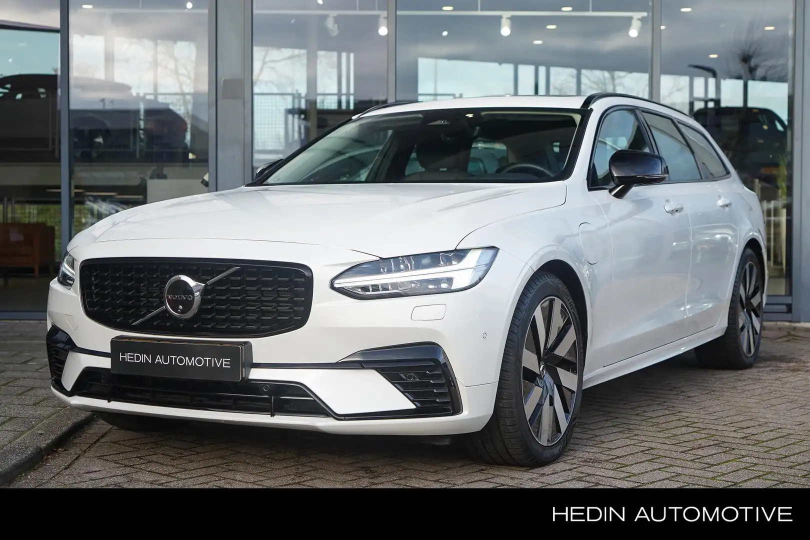 Volvo V90 2.0 T8 Plug-in hybrid AWD Ultra Dark | Panorama Da Blanc - 1