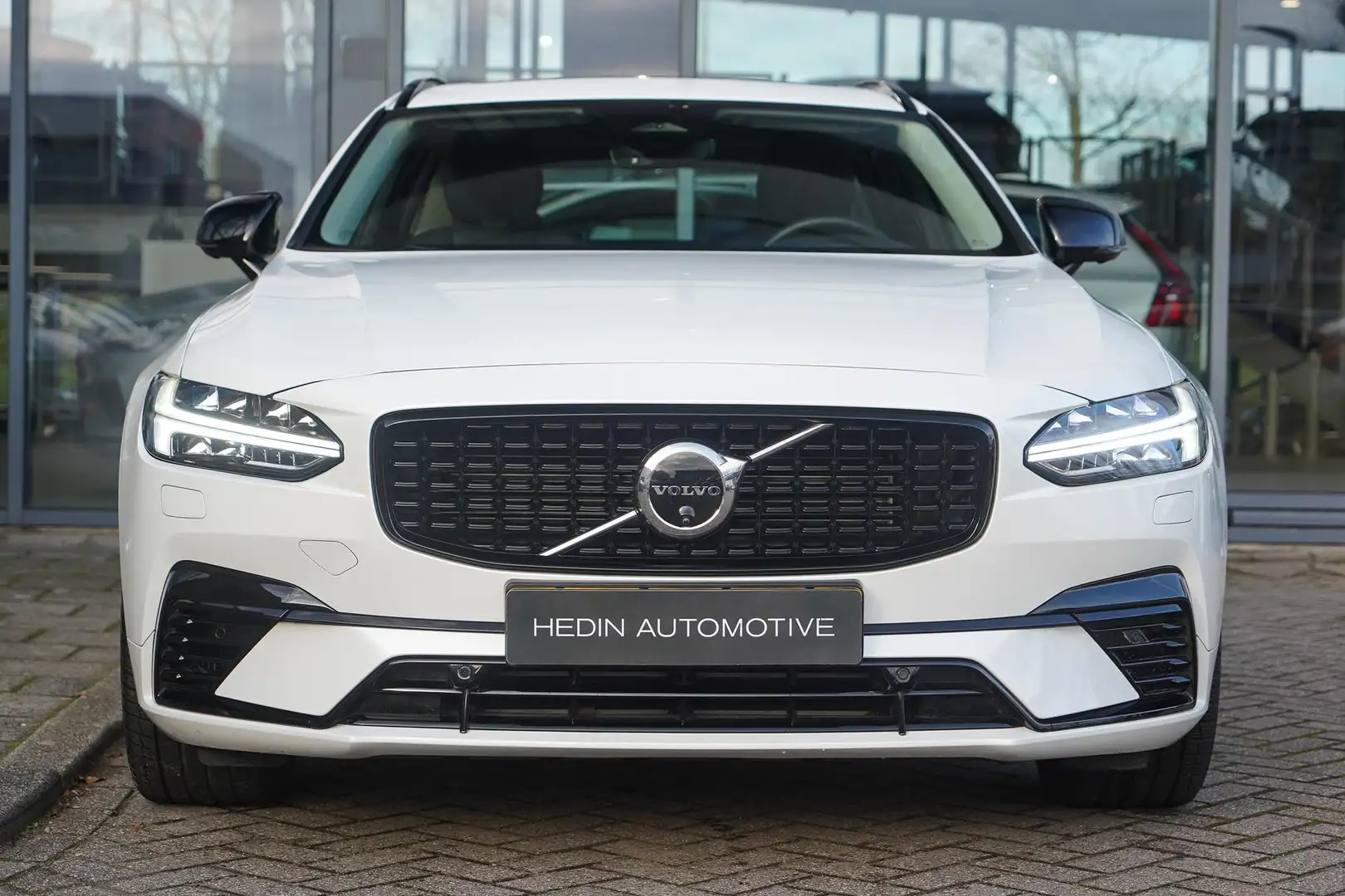 Volvo V90 2.0 T8 Plug-in hybrid AWD Ultra Dark | Panorama Da Blanc - 2