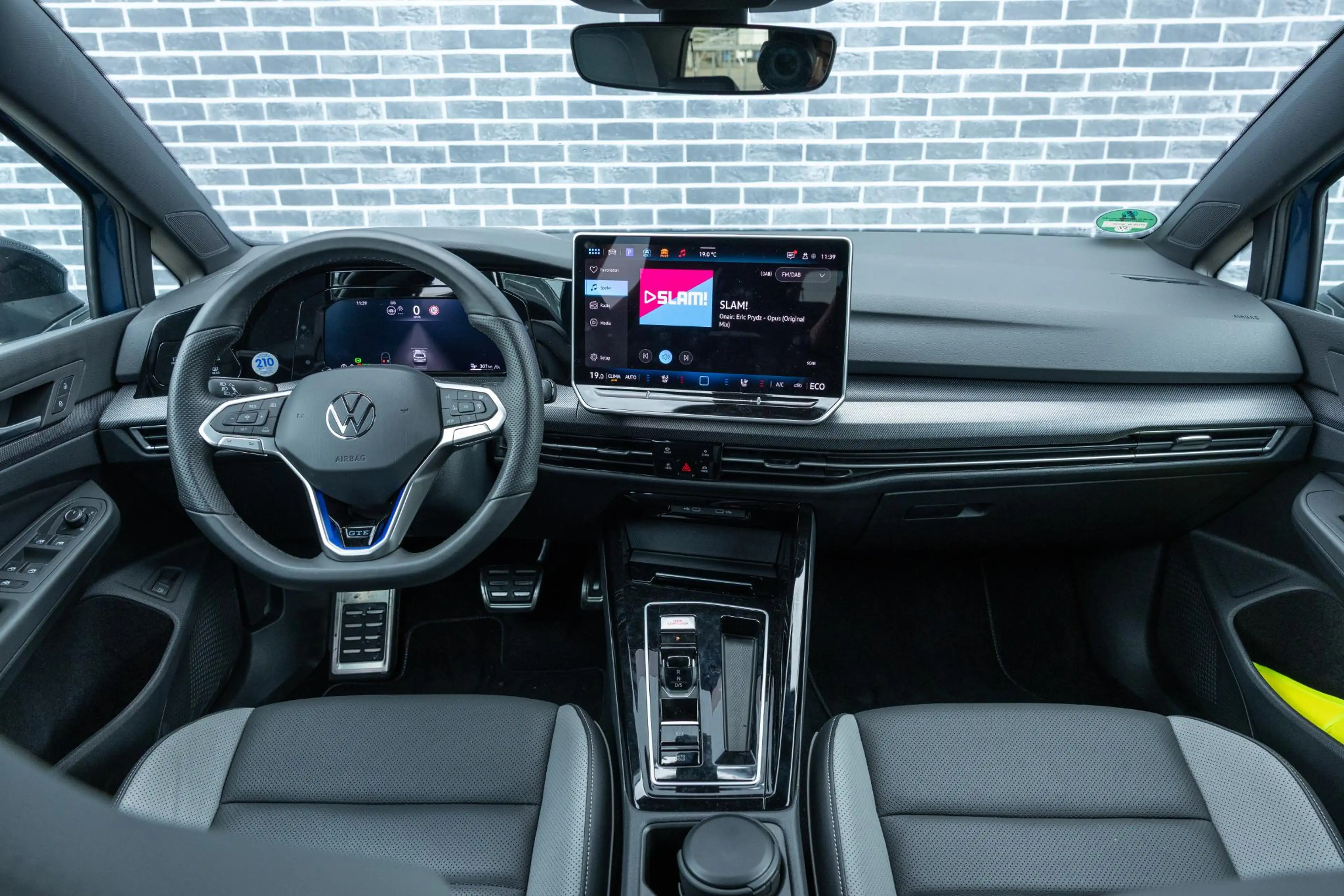 Volkswagen Golf GTE 1.5 eHybrid | Plug-in Hybrid (PHEV) | Black Style — photo 2