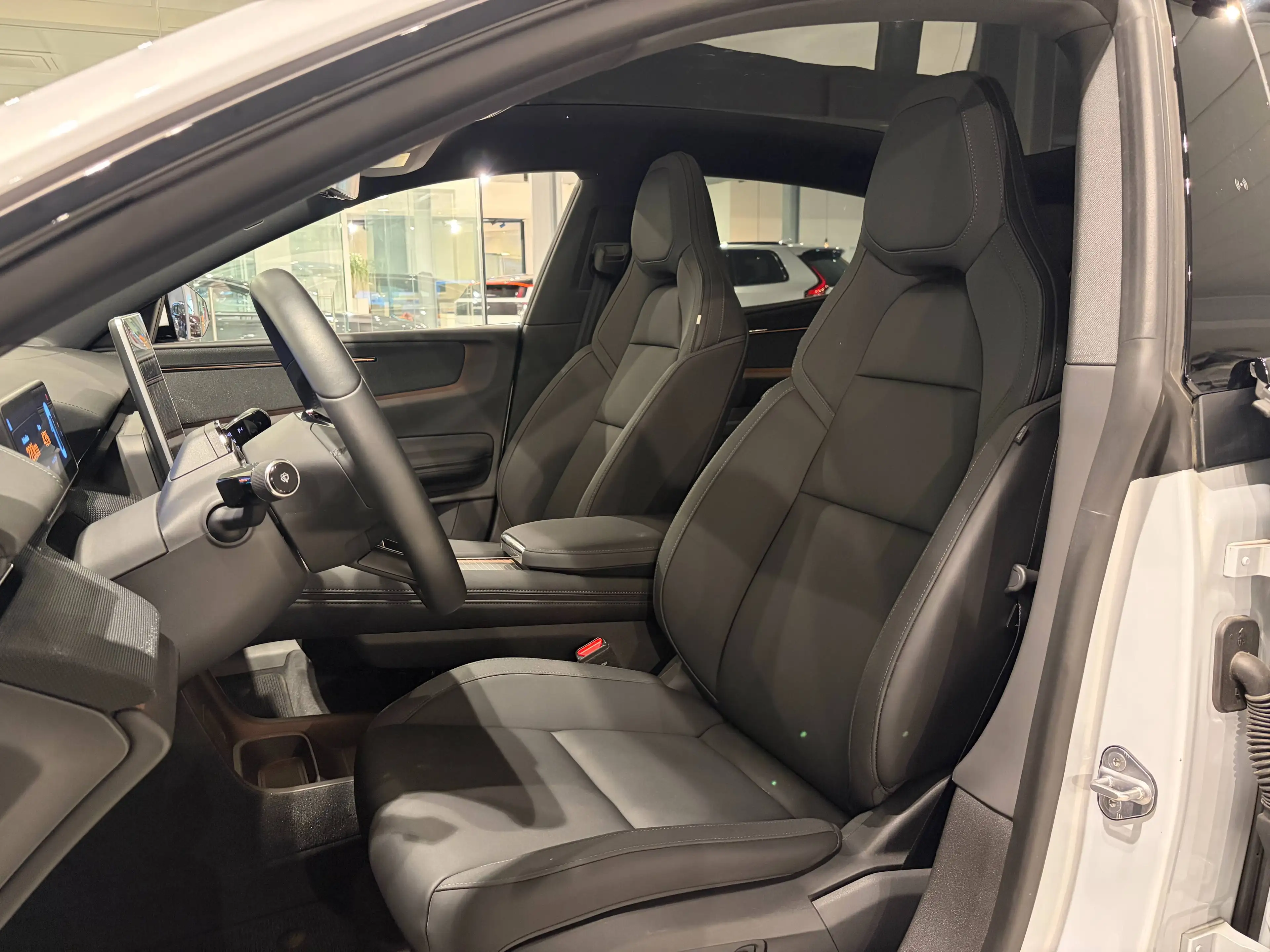 Polestar 4 Polestar 4 LRSM — photo 5