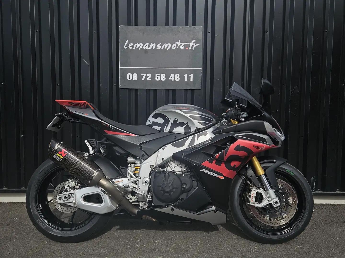 Aprilia RSV4 - 1