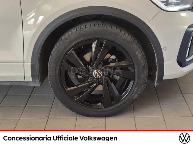 Volkswagen T-Roc view 24