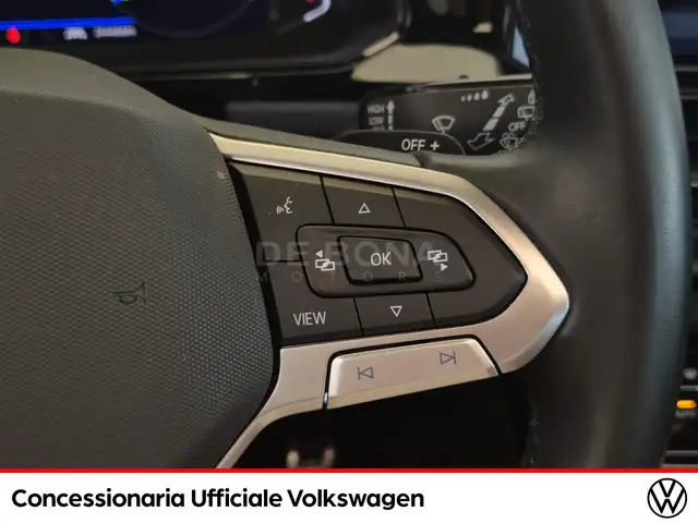 Volkswagen T-Roc view 17