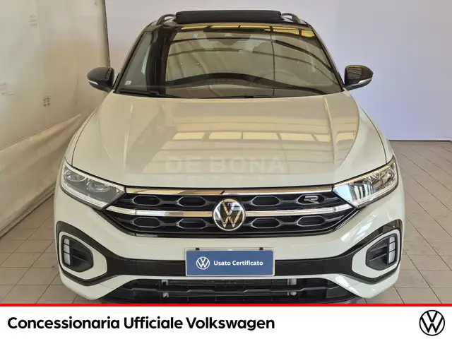 Volkswagen T-Roc view 3