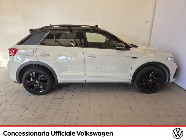 Volkswagen T-Roc view 9