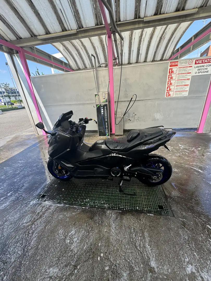 Yamaha TMAX 560 base - 1
