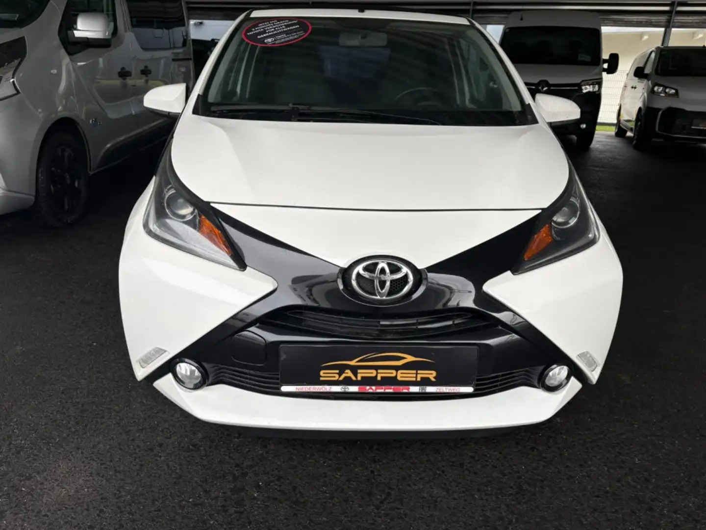 Toyota Aygo G-Tribute Weiß - 2