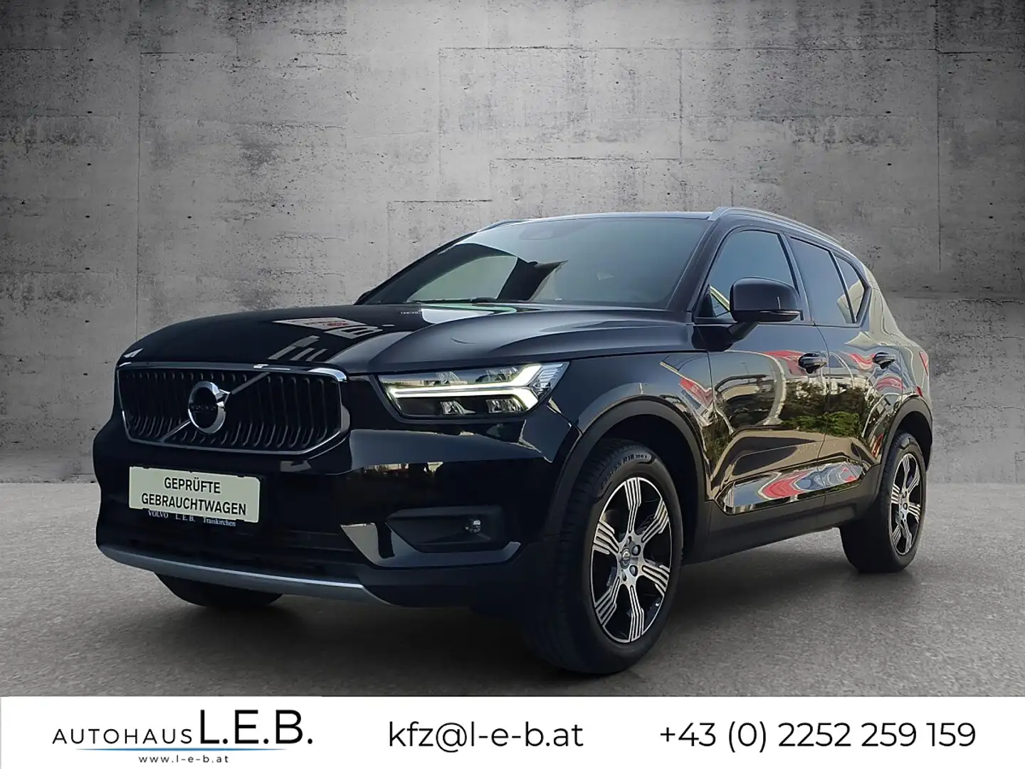Volvo XC40 XC 40 T2 2WD Momentum Pro (EURO 6d) Schwarz - 1