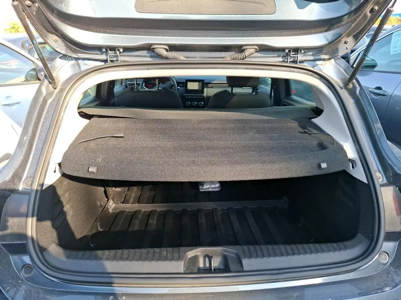 Renault Clio Citadine 3 portes — photo 10