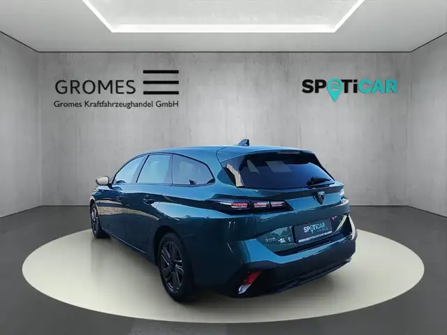 Peugeot 308 view 5