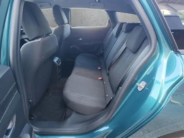 Peugeot 308 view 8