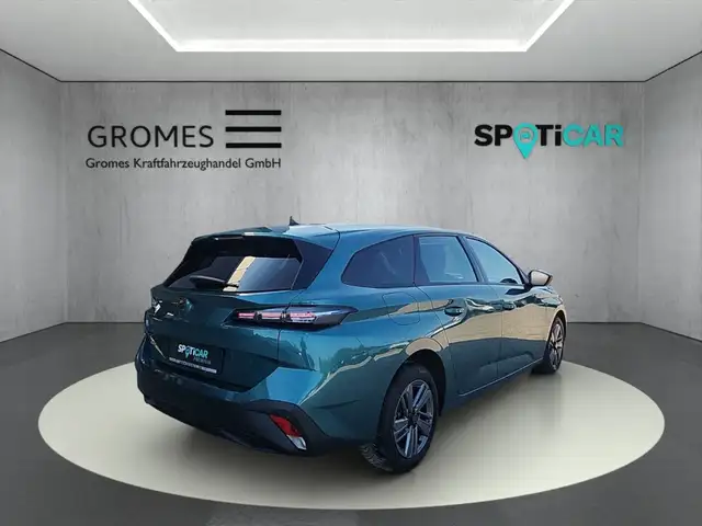 Peugeot 308 view 3