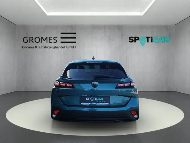 Peugeot 308 view 4