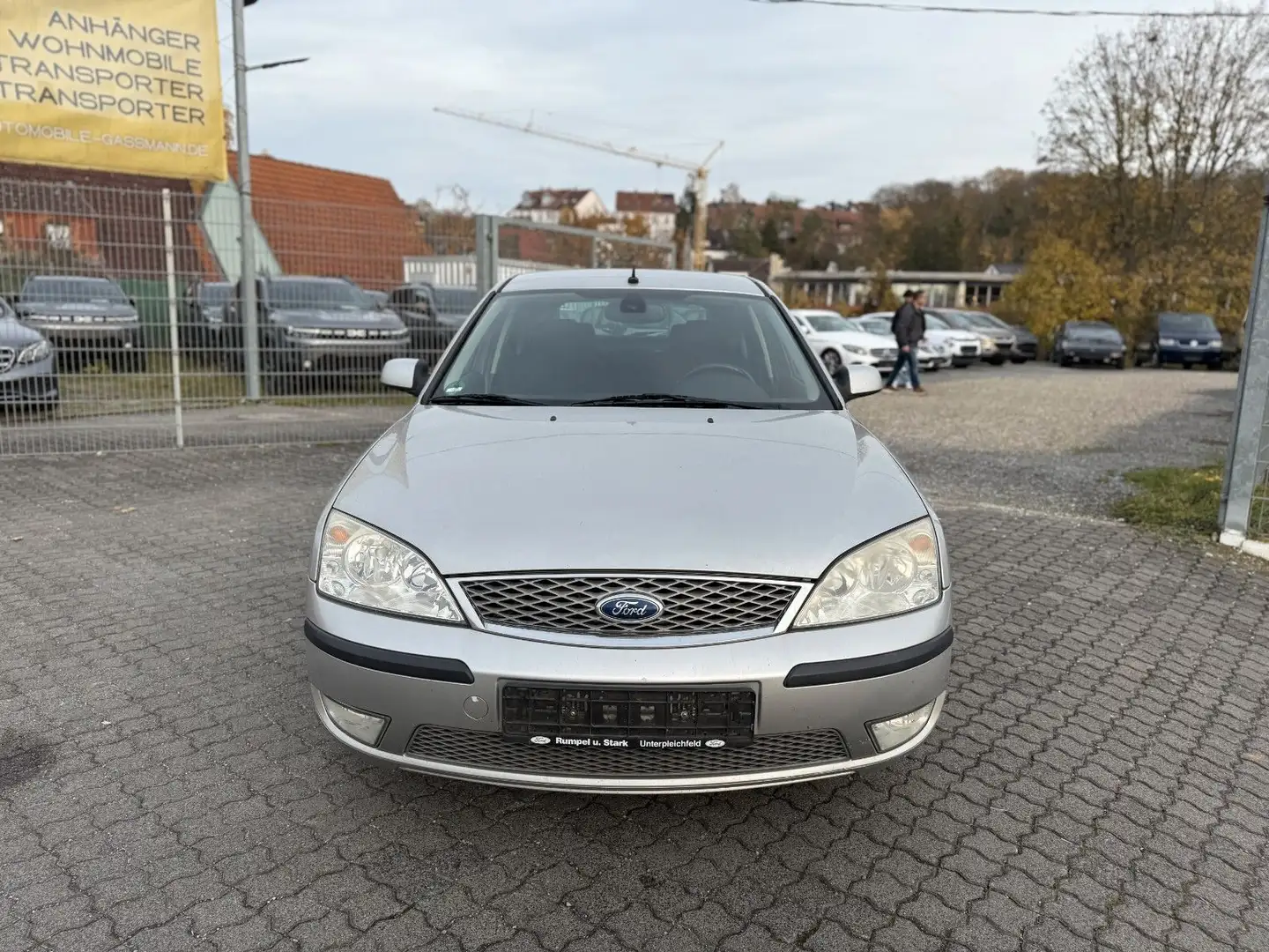 Ford Mondeo 2.0i Lim. Ghia Klimaauto SHZ Tempomat AHK Silber - 2
