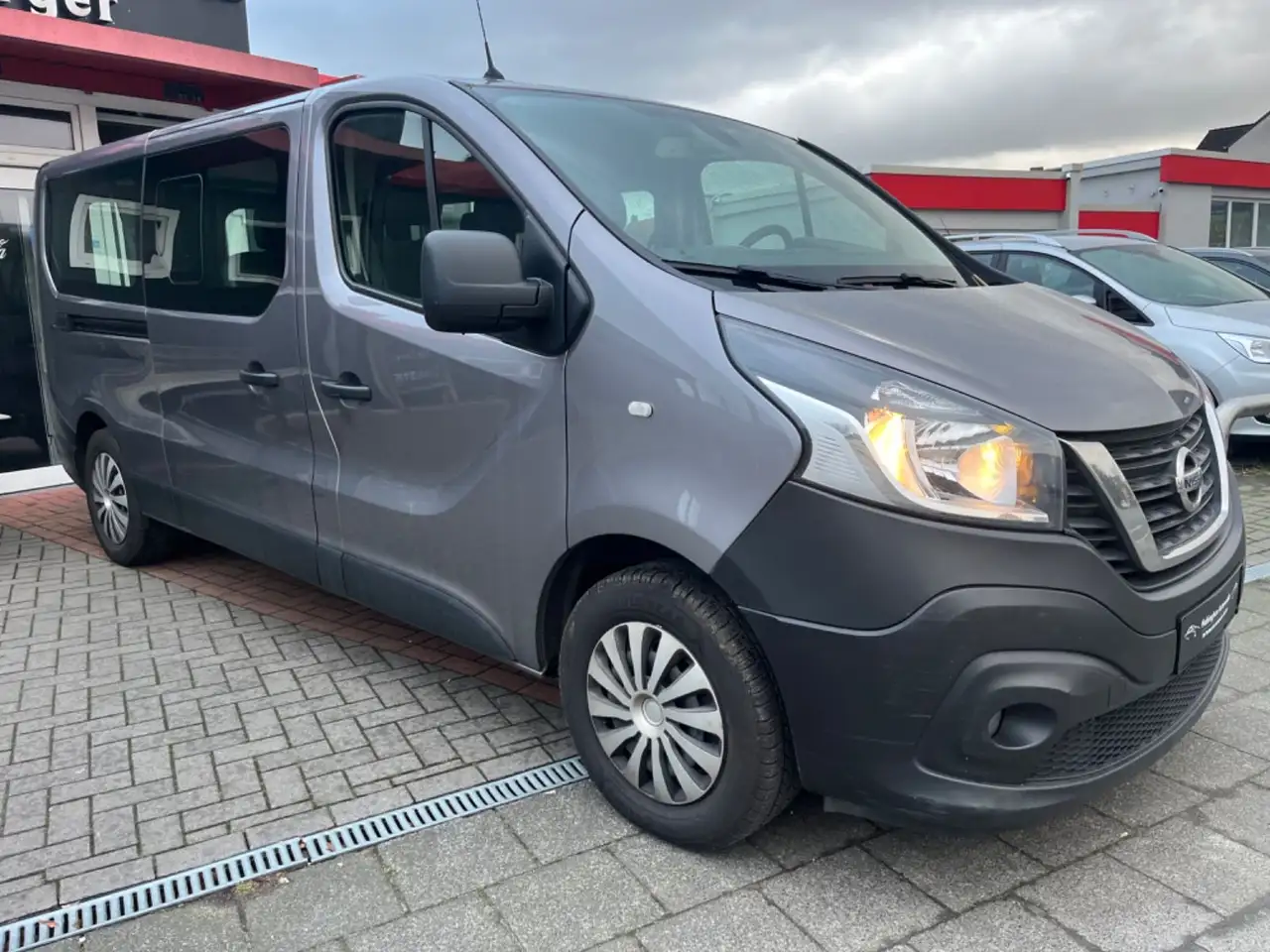 Nissan NV300