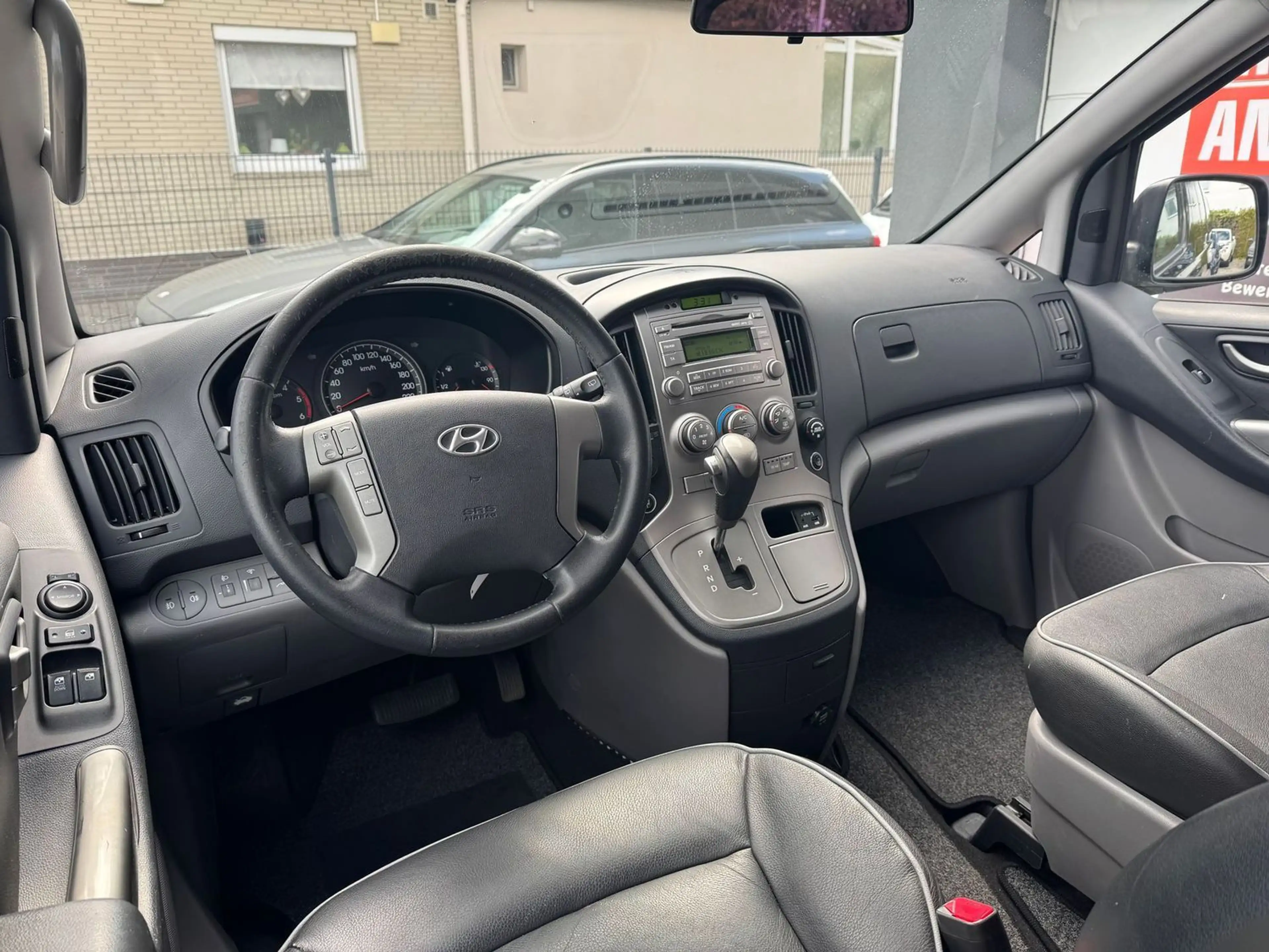 Hyundai H-1 Travel Comfort Leder SHZ AHK Standh. 8Sitze — photo 13