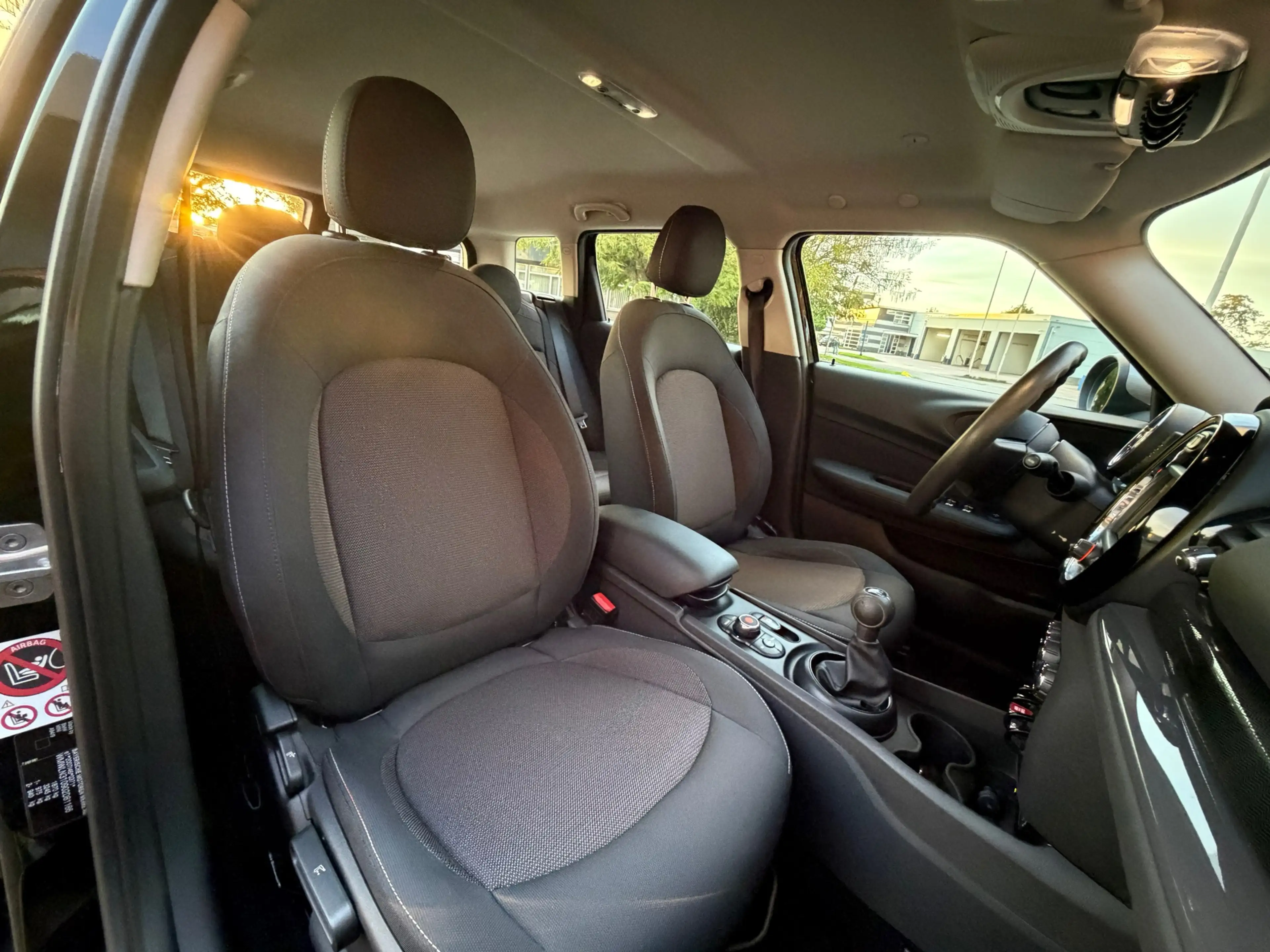 MINI Cooper Clubman 1.5 Serious Business Stoelverw Pdc Two-Tone Clima — photo 23