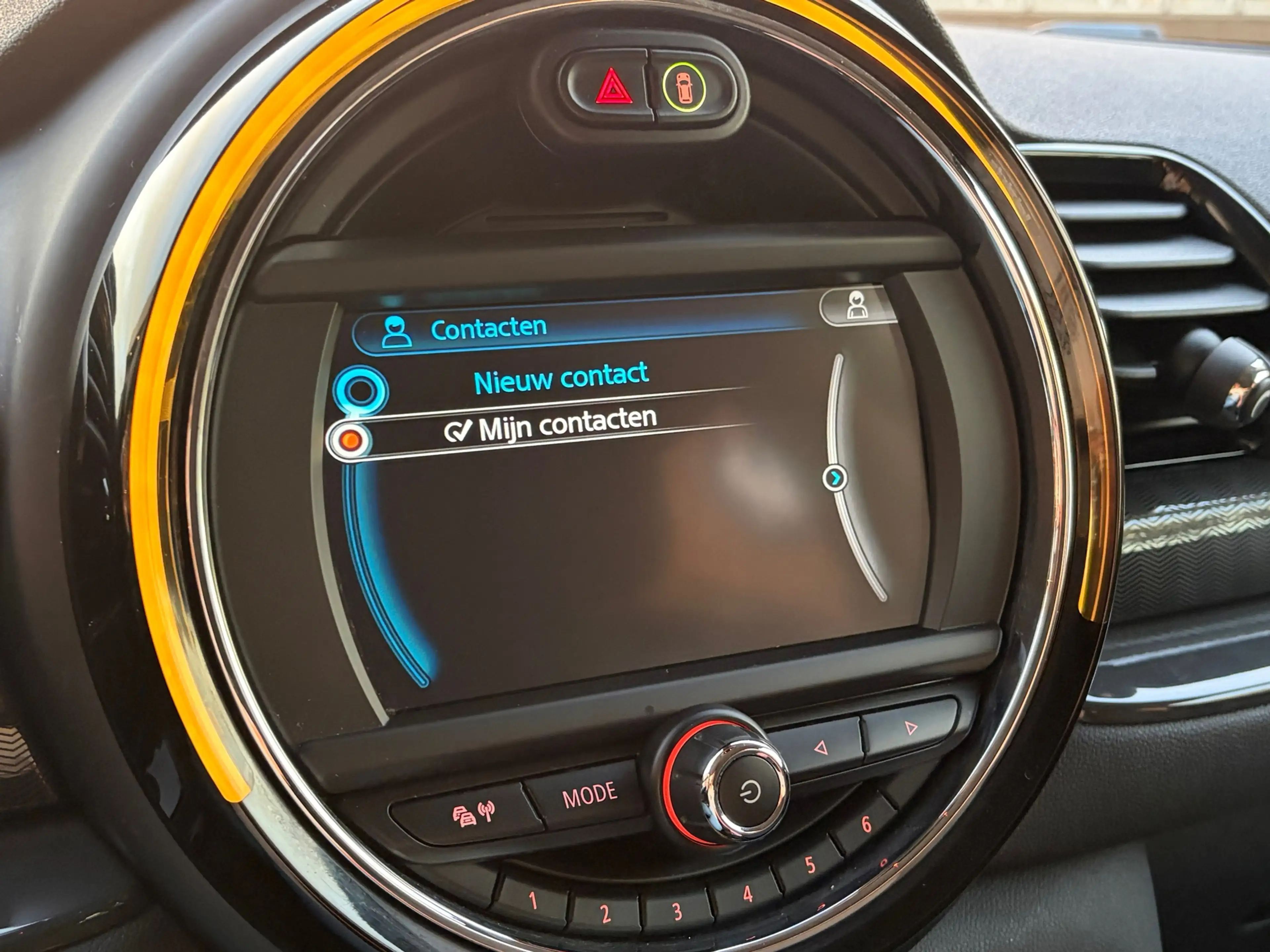 MINI Cooper Clubman 1.5 Serious Business Stoelverw Pdc Two-Tone Clima — photo 35