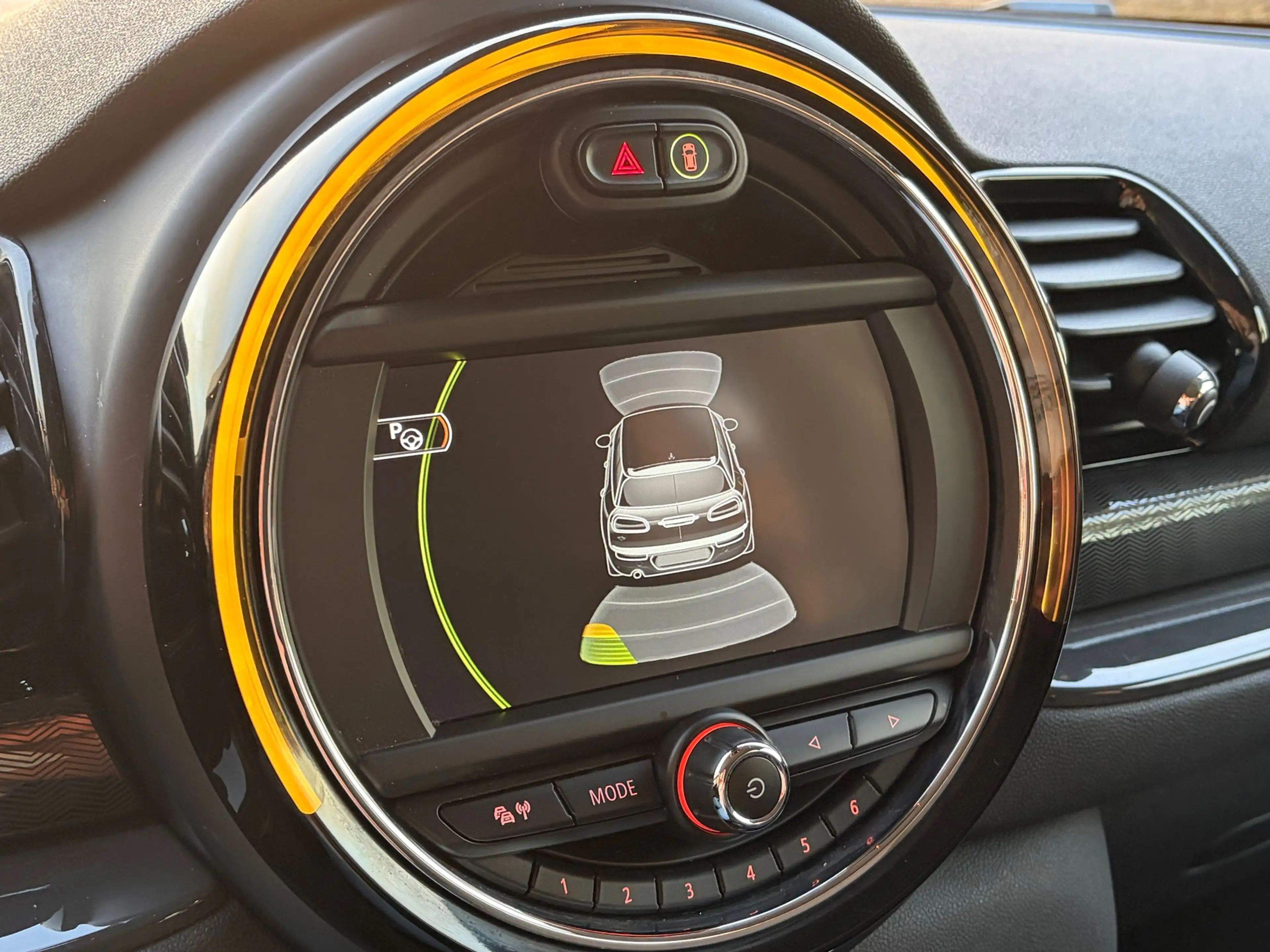 MINI Cooper Clubman 1.5 Serious Business Stoelverw Pdc Two-Tone Clima — photo 5