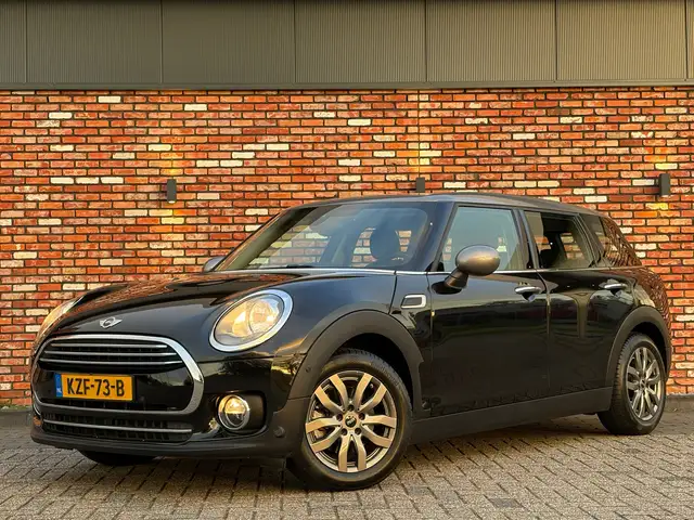 MINI Cooper Clubman 1.5 Serious Business Stoelverw Pdc Two-Tone Clima