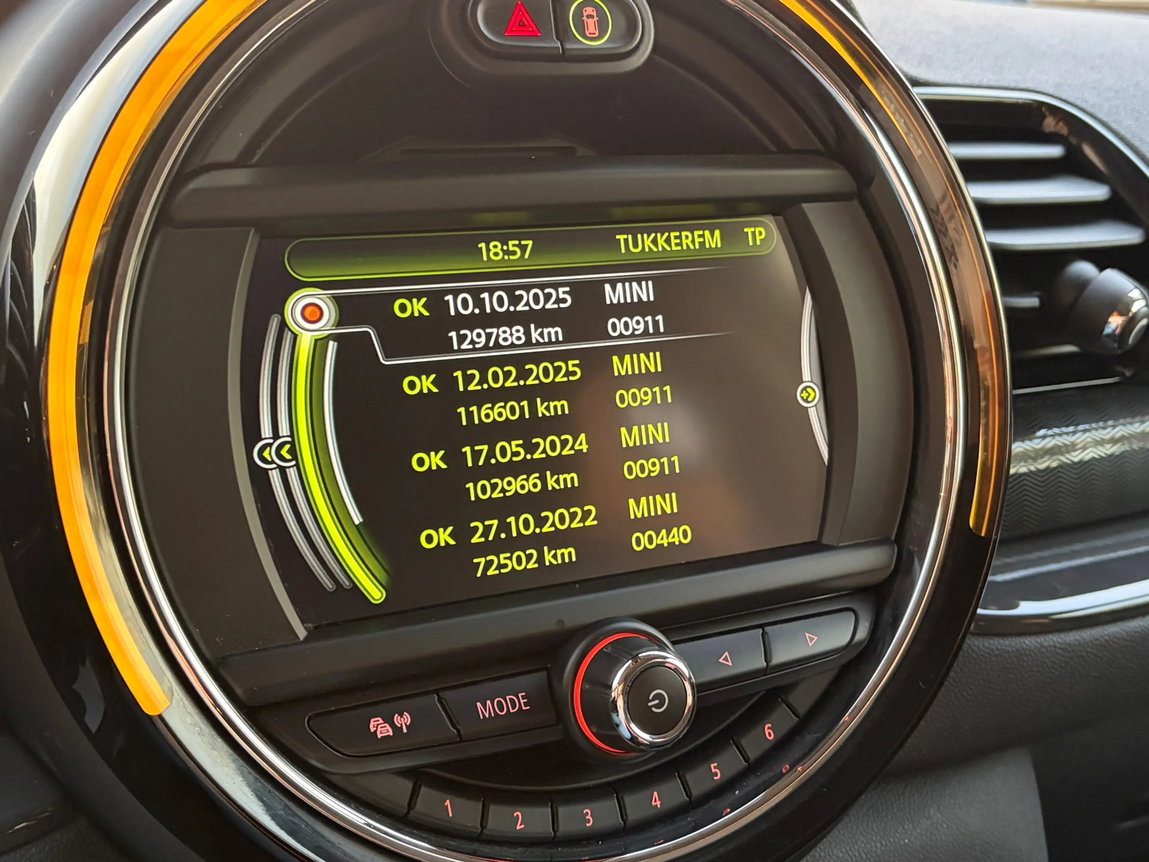 MINI Cooper Clubman 1.5 Serious Business Stoelverw Pdc Two-Tone Clima — photo 6