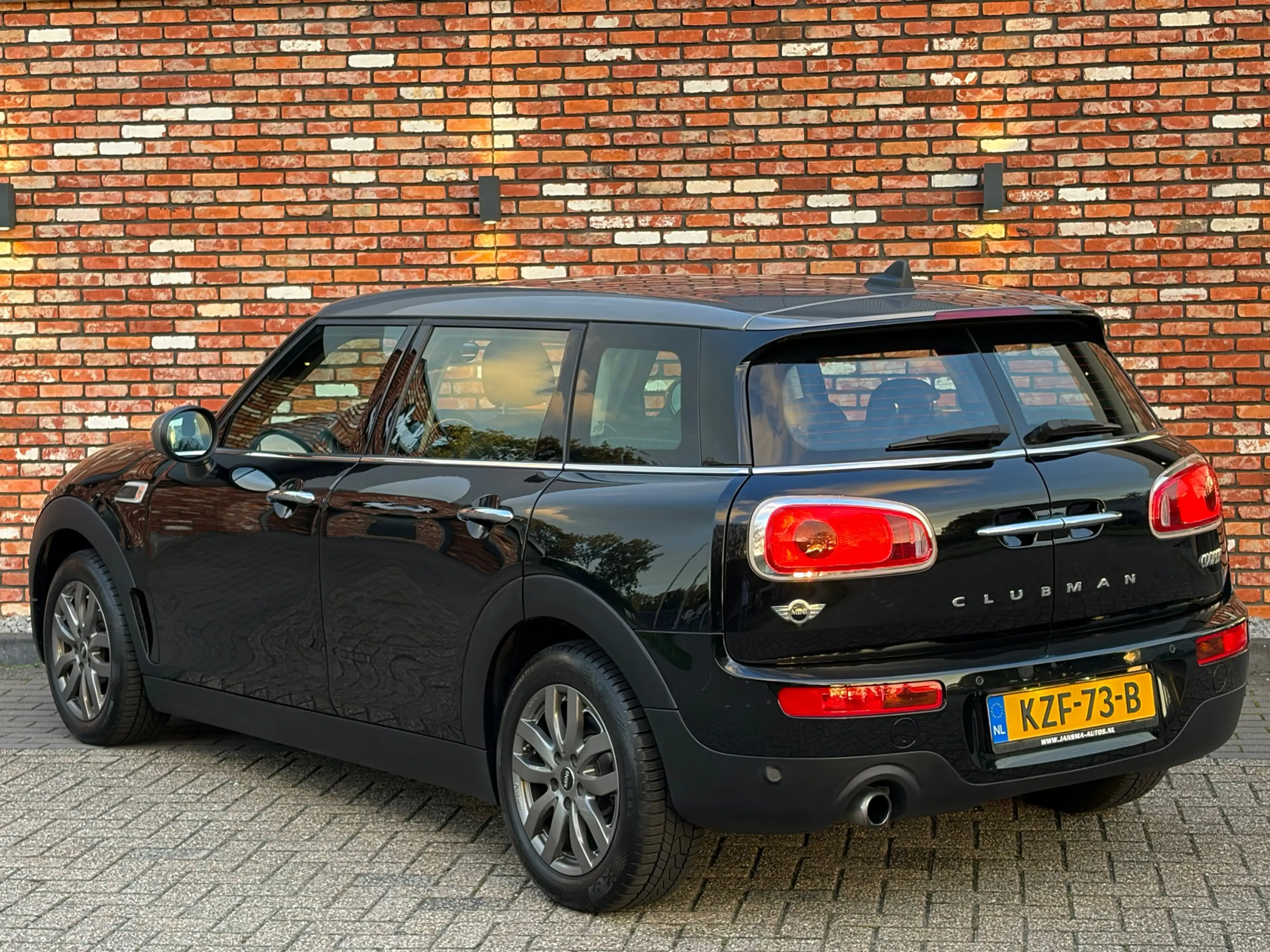 MINI Cooper Clubman 1.5 Serious Business Stoelverw Pdc Two-Tone Clima — photo 14