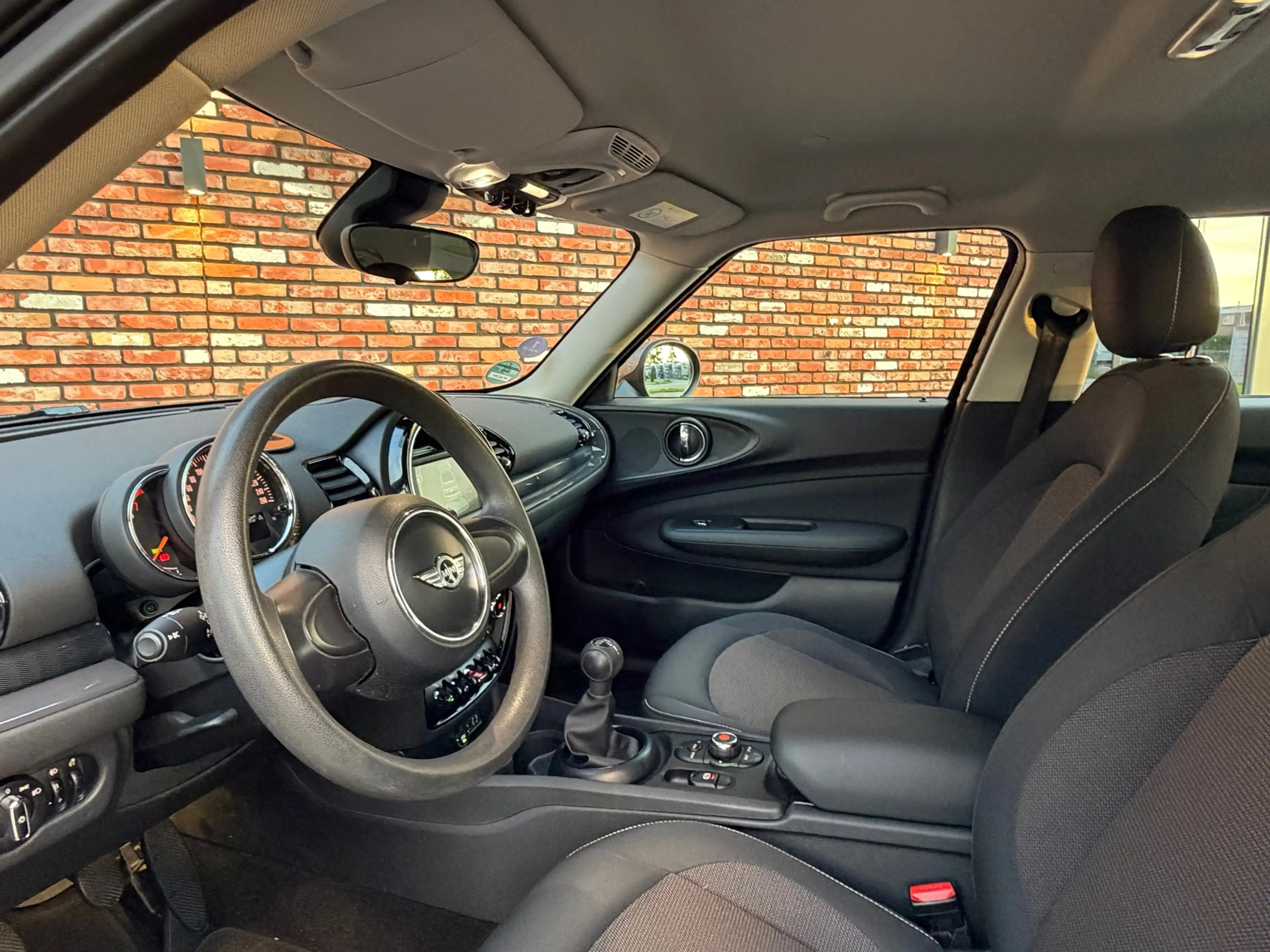 MINI Cooper Clubman 1.5 Serious Business Stoelverw Pdc Two-Tone Clima — photo 18