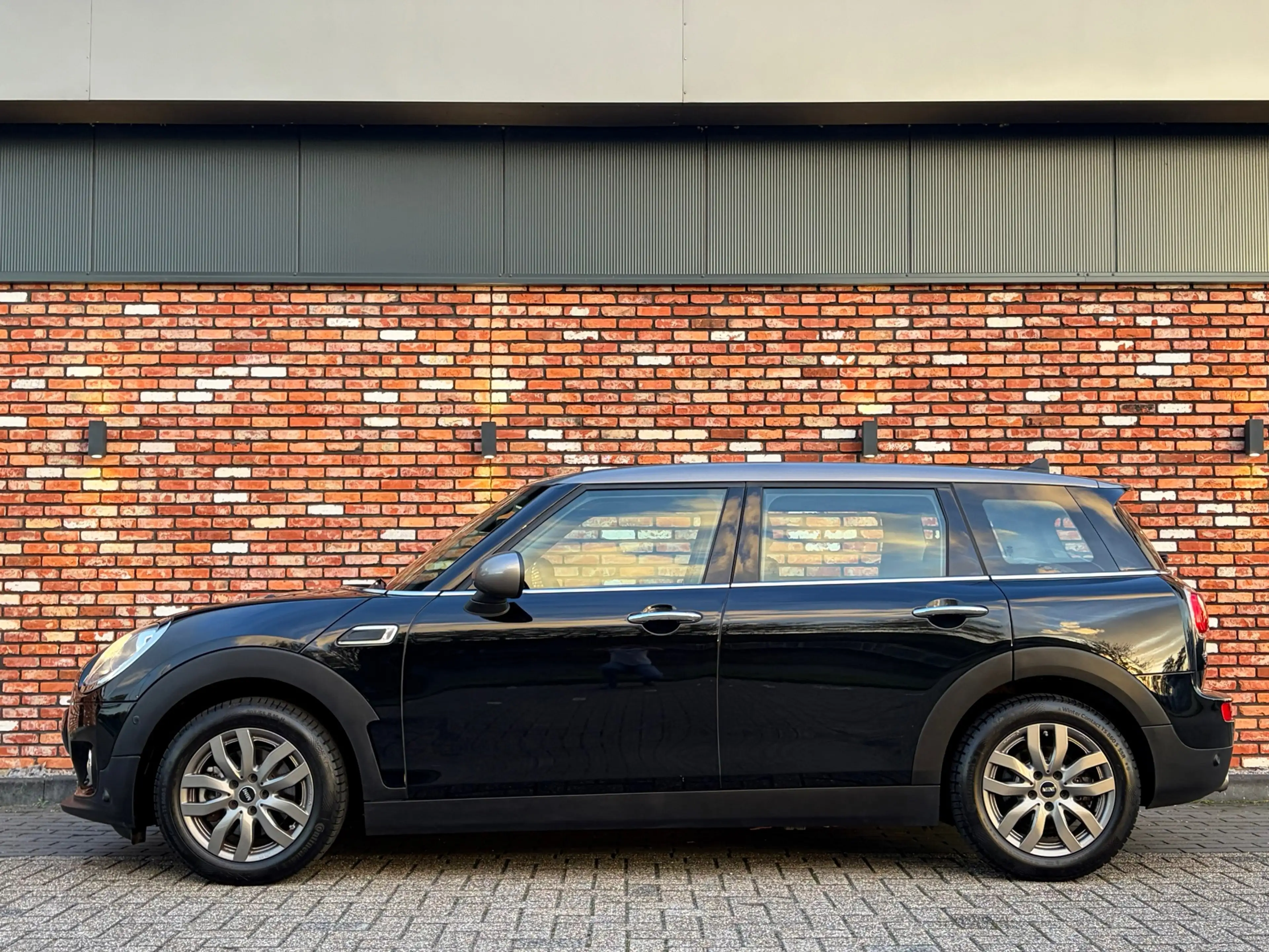 MINI Cooper Clubman 1.5 Serious Business Stoelverw Pdc Two-Tone Clima — photo 13