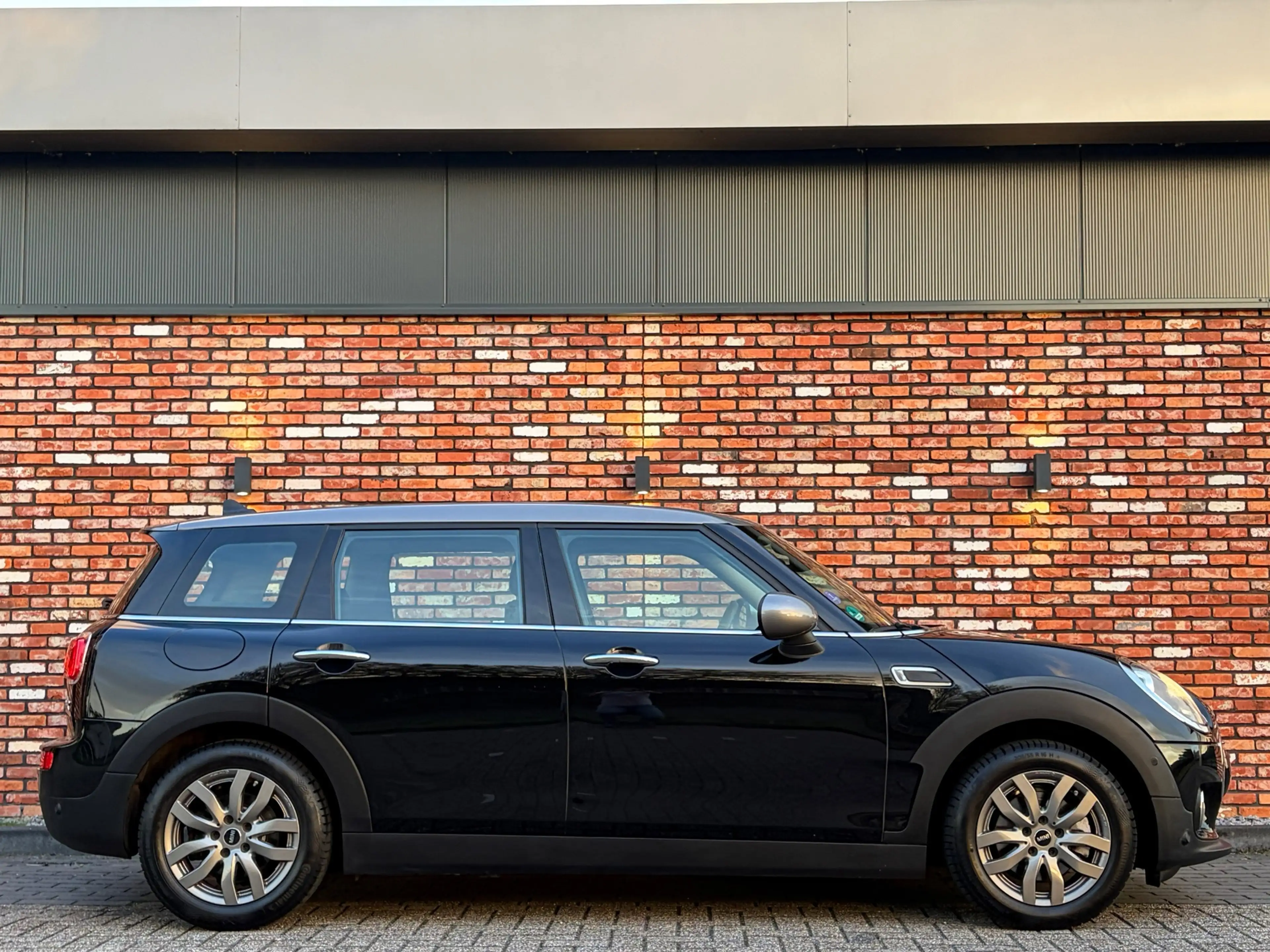 MINI Cooper Clubman 1.5 Serious Business Stoelverw Pdc Two-Tone Clima — photo 12