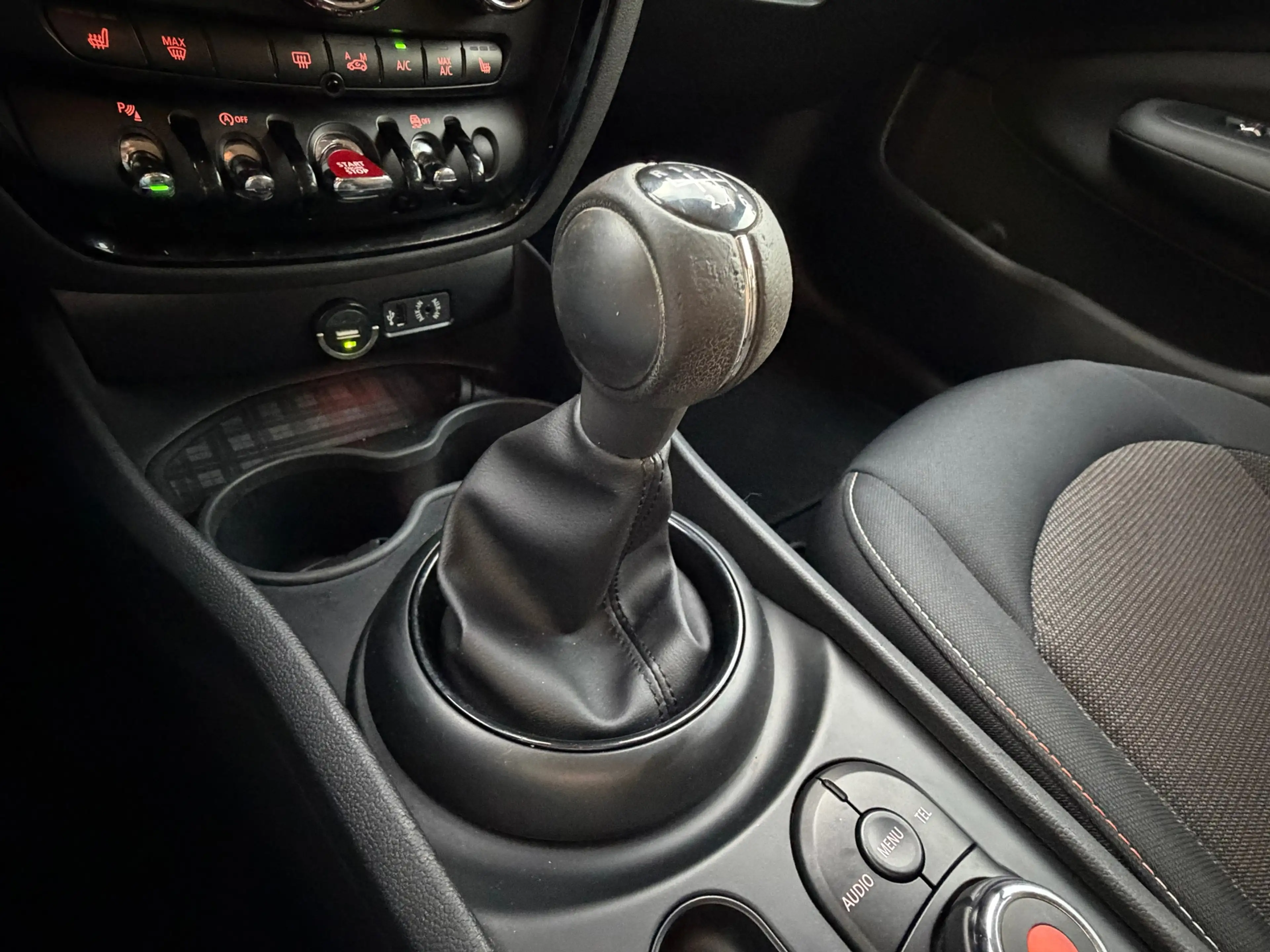 MINI Cooper Clubman 1.5 Serious Business Stoelverw Pdc Two-Tone Clima — photo 29