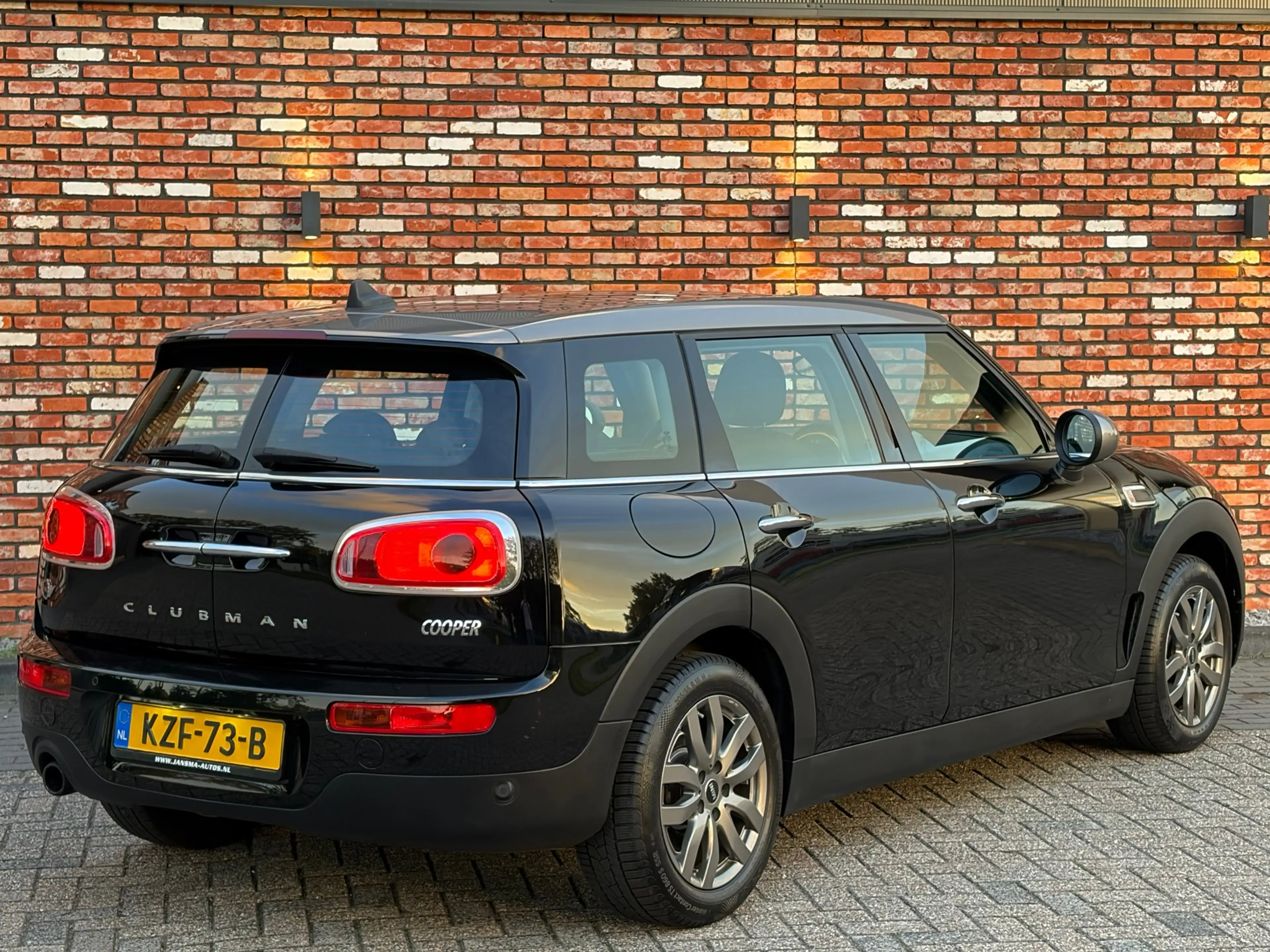 MINI Cooper Clubman 1.5 Serious Business Stoelverw Pdc Two-Tone Clima — photo 39