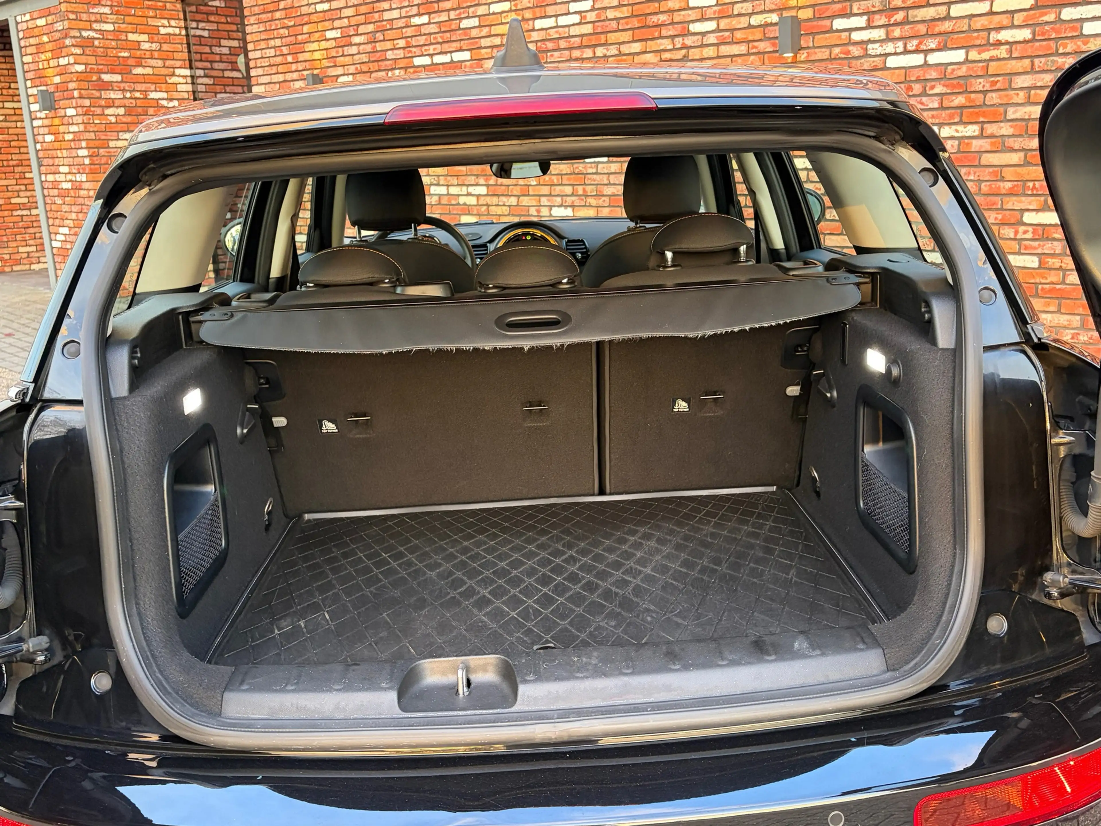 MINI Cooper Clubman 1.5 Serious Business Stoelverw Pdc Two-Tone Clima — photo 22