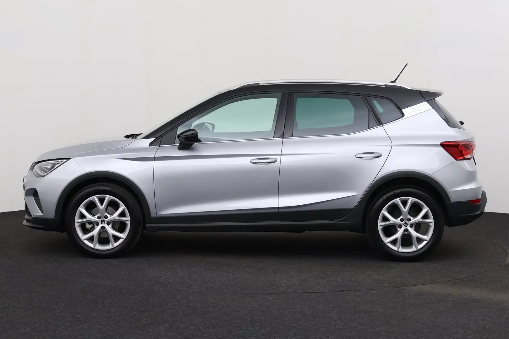 SEAT Arona FR 1.0 MT ECO TSI + CARPLAY + PDC + ALU - 2